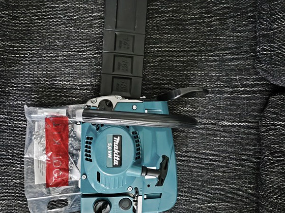 Бензопила MAKITA EA5000P45E