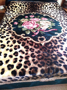 Voodi kate - tekk 250 * 200 cm. (1 foto / 3)