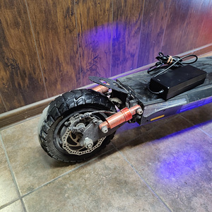 Самокат Iscooter IX4 + Зарядка + Чек (5 фото из 6)
