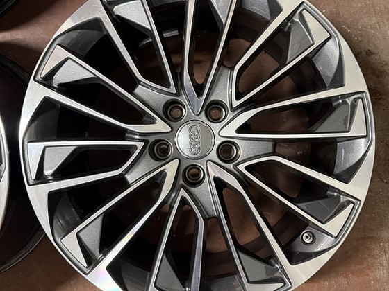 19" Audi originaalveljed 5x112 + andurid (A6 C8)