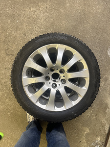 Müüa naastrehvid valuvelgedel BMW-le (2 foto / 4)