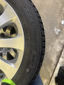 Müüa naastrehvid valuvelgedel BMW-le (3 foto / 4)