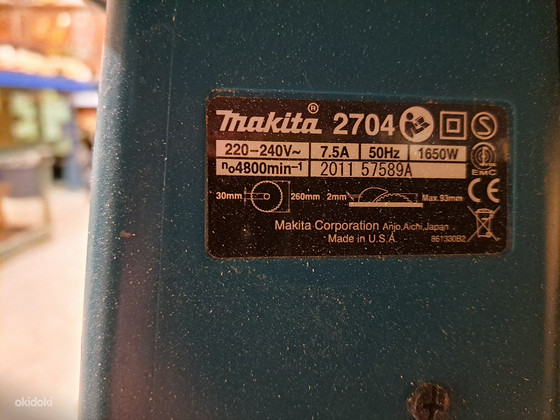 Циркулярная пила Makita 2704 с рамой