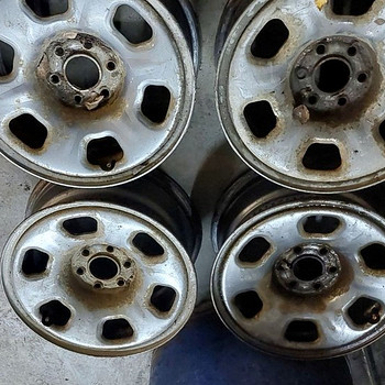 16 " Nissan veljed 6x114,3 16x7 et30