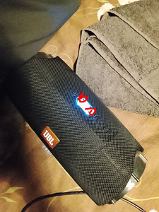 Продается Jbl Xtreme 2 (2 фото из 3)