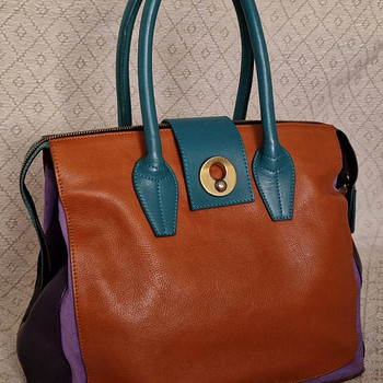 Yves Saint Laurent nahast kott