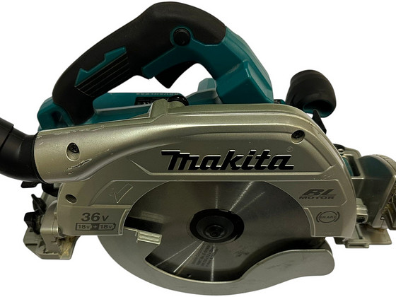 Аккумуляторная циркулярная пила Makita DHS900