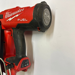Akunaelapüstol Milwaukee M18 FFN (5 foto / 5)
