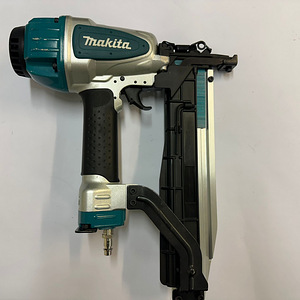 Suruõhu klambripüss Makita AT1150A (3 foto / 5)