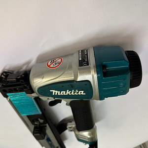Suruõhu klambripüss Makita AT1150A (4 foto / 5)