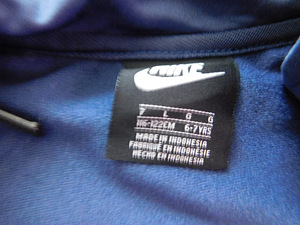 Детский свитер Nike 116-122 см (3 фото из 4)