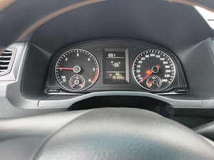 VW Caddy (3 фото из 5)