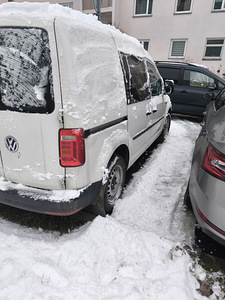 VW Caddy (4 фото из 5)