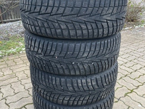 235/55/19 Hankook Winter I-Cept X