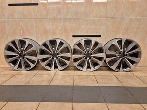Диски Mersedes Benz (4 шт.) (1 фото из 3)