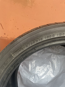 Шины Yokohama Lamell 275/35 R19 (3 фото из 3)