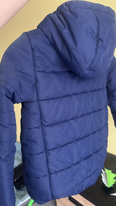 Продам куртку (2 фото из 3)