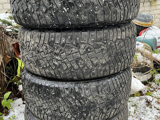 Зимняя шипованная резина Continental 265/55 R19