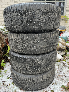 Зимняя шипованная резина Continental 265/55 R19 (1 фото из 3)