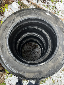 Зимняя шипованная резина Continental 265/55 R19 (2 фото из 3)