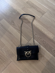 Pinko (2 фото из 3)
