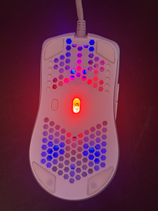 Игровая мышь (3 фото из 3)