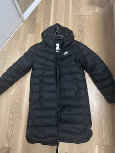 Nike куртка (2 фото из 3)