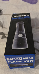 3LED USB перезаряжаемый светодиодный фонарик с USB-портом. (2 фото из 10)