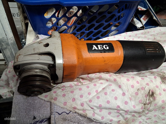 AEG