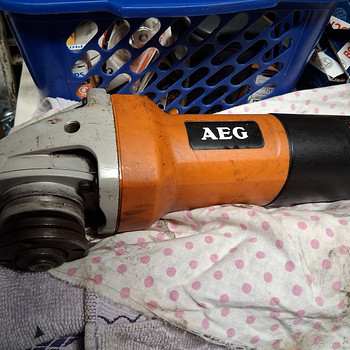 AEG