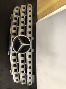 Решетка Mercedes ML320 w164 (2 фото из 3)