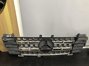 Решетка Mercedes ML320 w164 (3 фото из 3)