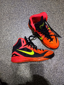Basketball shoe's (2 foto / 3)