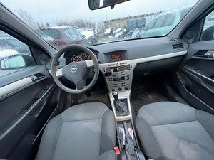 OPEL ASTRA 1,6 BENS 85 KWT VARUOSAD (8 foto / 10)