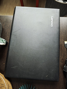 Lenovo 2017 (2 foto / 4)