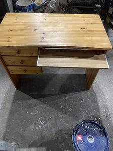 Продам стол (2 фото из 3)