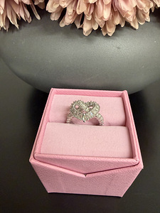 Кольцо Swarovski (2 фото из 4)