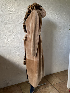 Меховое пальто М-L-XL (6 фото из 10)