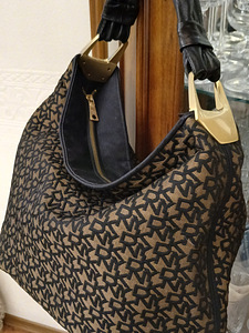 Сумка DKNY (2 фото из 3)
