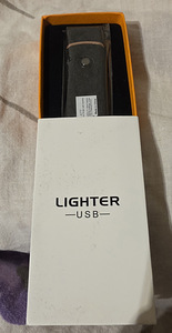 Перезаряжаемая электрическая USB-зажигалка без пламени. (1 фото из 8)