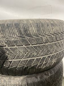 Шипованная шина 265/50 R19 (3 фото из 7)