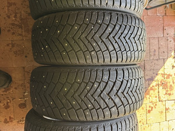 215/50/R17 шипованные шины