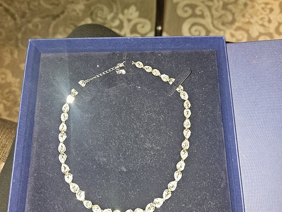 Продам ожерелье SWAROVSKI