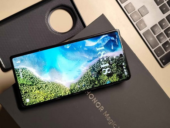 Honor Magic V3 - 12 месяцев гарантии