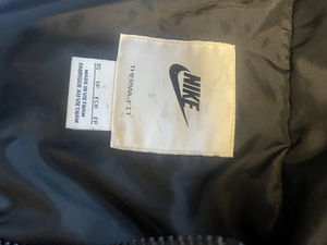 Nike xs куртка (2 фото из 2)