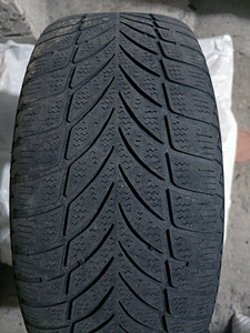 225/50R17 Диски Dezent + Резина Goodyear ULTRAGRIP (5 фото из 5)