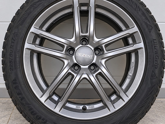 DEZENT TZ R17 Mercedes-Benz + Goodyear UltraGrip 225/50 R17