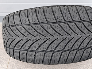 DEZENT TZ R17 Mercedes-Benz + Goodyear UltraGrip 225/50 R17 (4 фото из 6)