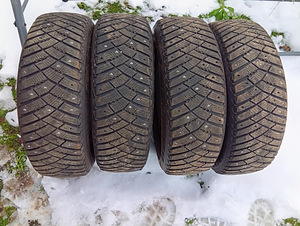 Продам резину (1 фото из 2)