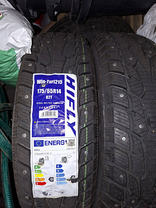 Uued naelrehvid ja plekkveljed.175/65R14 Ford/Fiesta (1 foto / 6)